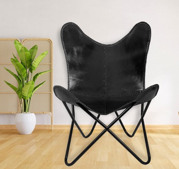 レザー　バタフライチェア　ブラック ブラックレザーのバタフライチェア：ハンドメイドのレトロな