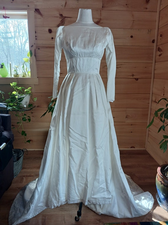 Vintage bridal gown.  Vintage wedding gown.