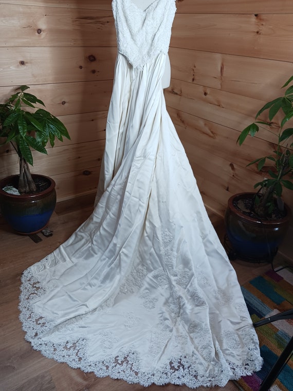 Vintage ballgown. Vintage bridal ballgown. - image 5