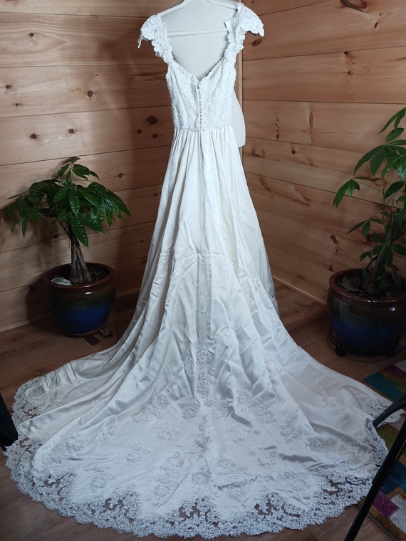Vintage ballgown. Vintage bridal ballgown. - image 9