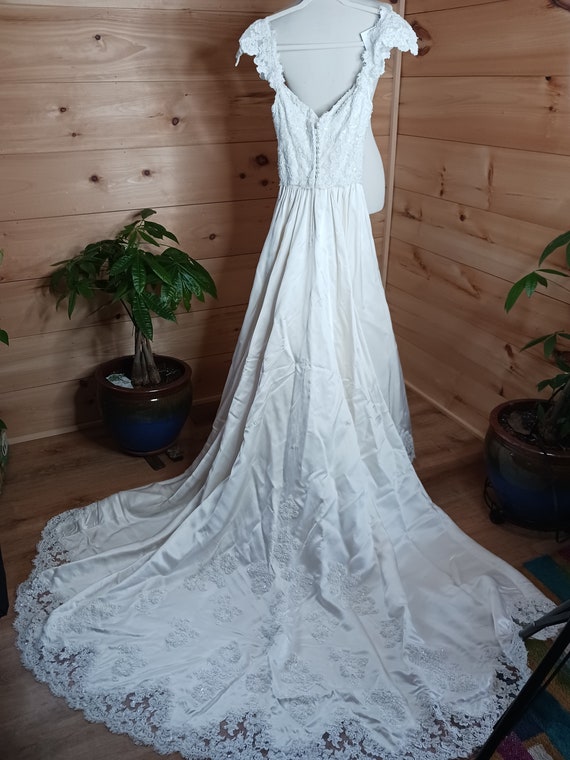 Vintage ballgown. Vintage bridal ballgown. - image 7