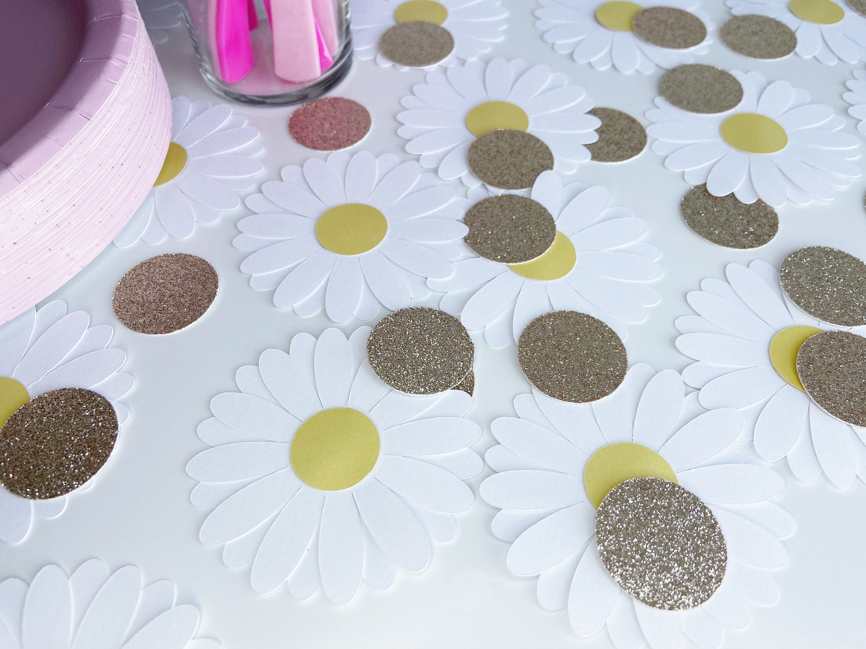 Groovy Party Decorations, Daisy Confetti, Daisy Party Decor, Retro Party Decor, Hippie Party Decorations, 70's Birthday Party