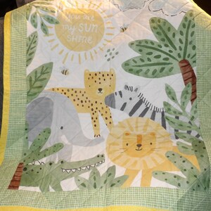 Baby quilt with Safari theme/keepsake gender-neutral baby quilt/ 36x42/baby shower gift/Handmade baby blanket