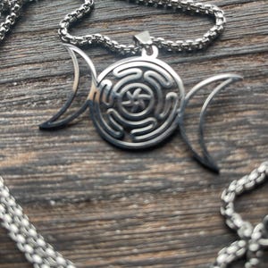 High Magick With Hecate - Advance Your Practices, Receive Guidance, Connect With The Dark Feminine Magic of the Underworld