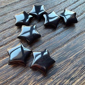 Proyección astral, experiencia extracorpórea y visión remota: proyección neutral sobre una estrella de obsidiana