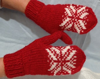 Christmas women&#39;s mittens, hand-knitted, warm, red, with a white star, soft and woolen, on the palm of 7.5 inches