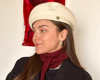 Felt French beret, Vintage Beret for women's, Hat for Winter, Simple British Style, Wool Beret, Simple Felt Hat, fluffy and warm, size 54-58