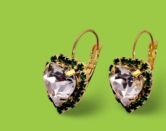 Roze en groen | Hartvormige kristallen strass halo oorbellen met hendel aan de achterkant | Romantische oorbellen voor dames in lichtroze en smaragdgroen