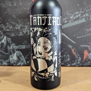 Thermosflasche aus Stahl mit Anime-Gravur