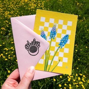 Blauwe druifjes vrolijke lente illustratie (A6) | wenskaart met envelop