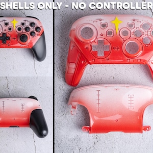 Op de afbeelding: Een witte keramische mok met een zwarte handgreep en de tekst "But First, Coffee" in een vetgedrukte, zwarte letter. De mok staat tegen een vage achtergrond. De mok is ongeveer 10 cm hoog.