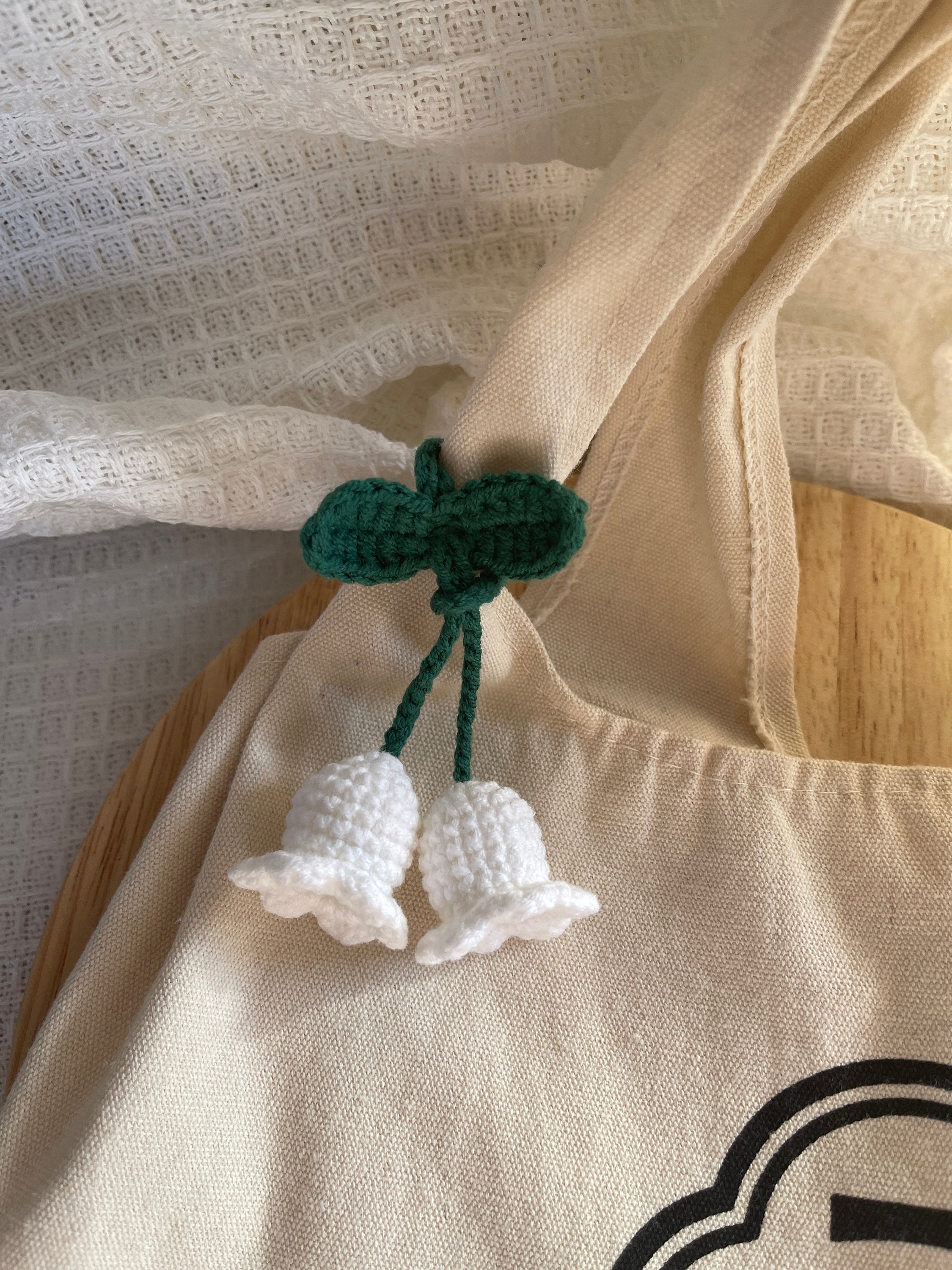UBUTERFLY Crochet Lily of The Valley Flowers Keychain May Birth Flowers Car Mirror Hanging Decor Keyring Key