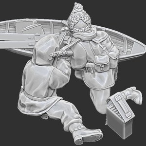 K&ouml;nnte beinhalten: Zwei Figuren in Winterkleidung, eine mit einem Gewehr, befinden sich in der N&auml;he eines kleinen Bootes mit Skiern darauf. Die Figuren tragen Kapuzenjacken und Winterm&uuml;tzen. Das Boot ist aus Holz und hat ein Seil am Bug.