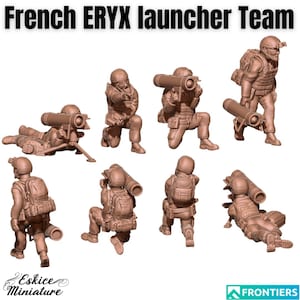 Könnte beinhalten: Ein Satz von acht Plastikmodellfiguren im Maßstab 1/35, die französische Soldaten mit ERYX-Panzerabwehrraketen darstellen. Die Figuren befinden sich in verschiedenen Posen, darunter kniend, stehend und liegend. Die Figuren sind in brauner Farbe bemalt.
