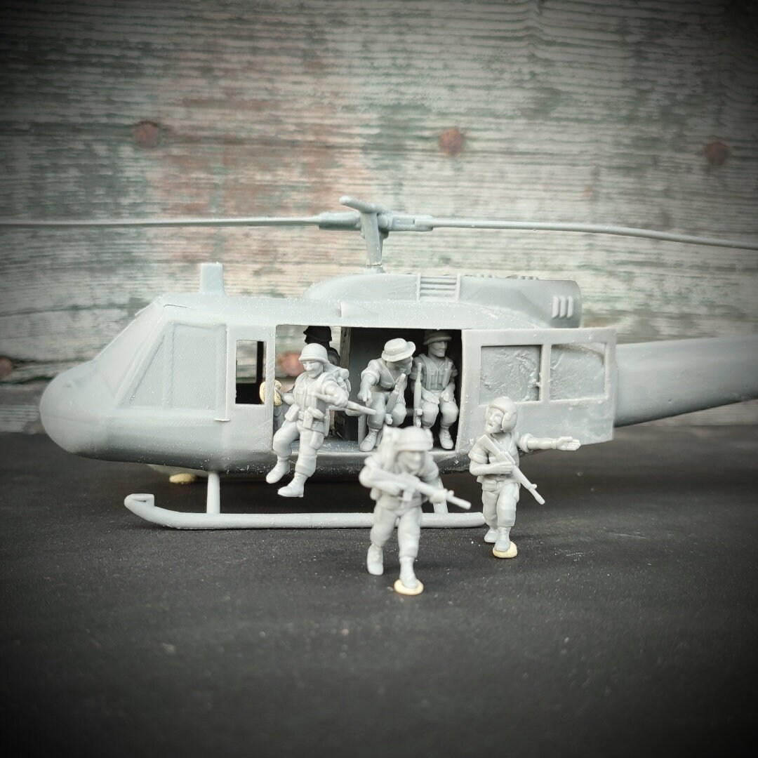 Hélicoptère UH-1 Huey Corgi 1/48 – Gunship Guerre Du Vietnam, Collection Militaire