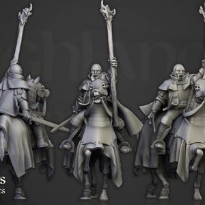 Peut inclure: Trois figurines miniatures de chevaliers montés, chacun tenant une canne avec un sommet en forme de flamme. Les chevaliers portent des capes et une armure, et montent des chevaux. Le logo "highlands miniatures" est en bas.