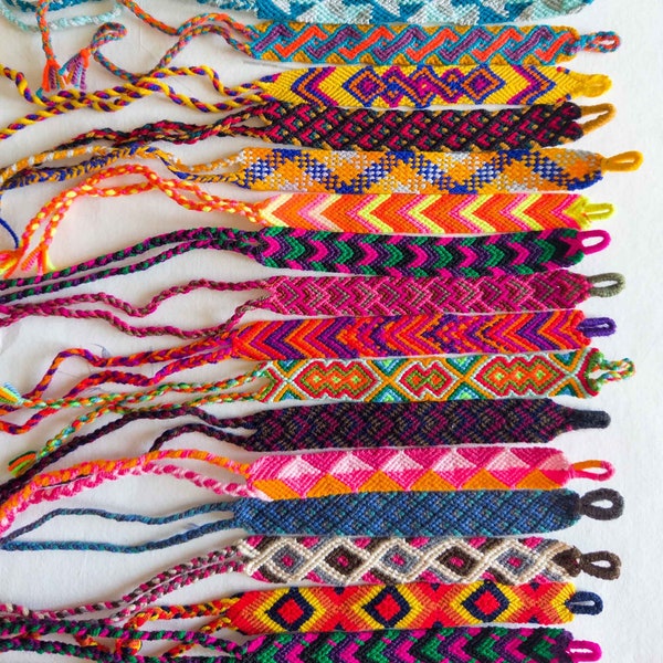 Bracelet en laine , bracelet fait main, bracelet boho fait main, bijouterie femme en laine , bracelet brésilien
