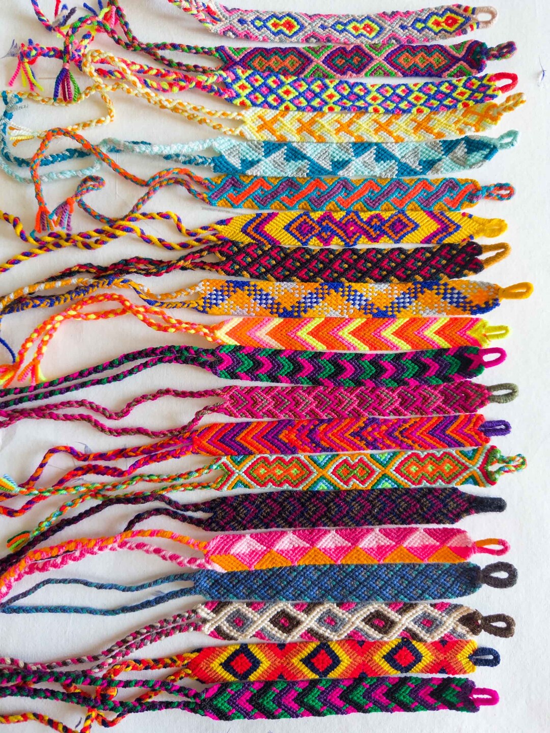 Braccialetto Boho Con Simbolo Della Pace, Corda Intrecciata E Targhetta In Acciaio Inox, Regolabile - 2