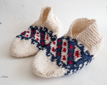 HANDMADE Warm Wool Slippers, indoor slippers Bohem knitted slippers, Hand Knit Woman Slipper Socks ,Knit Slippers ethnic slippers