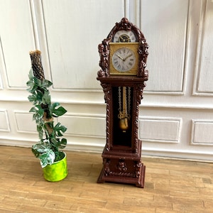 Handmade OOAK Dollhouse Miniature Grandfather Clock in 1:12 Scale – Miniature Furniture for Diorama or Room Box, Dollhouse Furniture