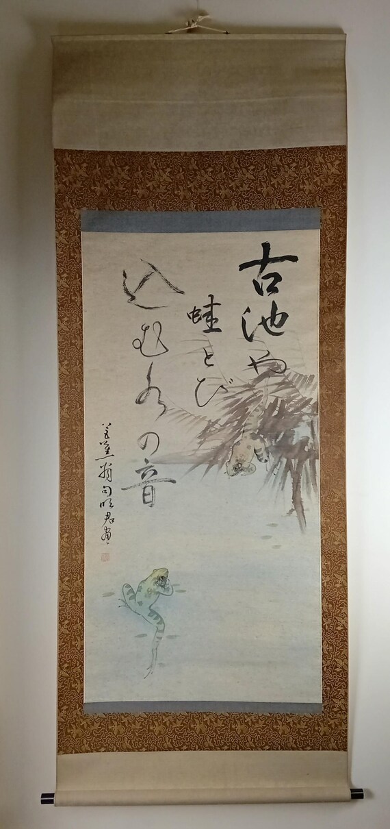 Wide vintage Shōwa Japanese ink painting kakemono (kakejiku) scroll – frogs