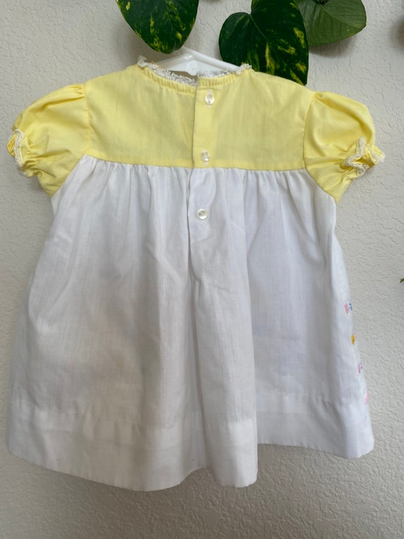 70s Vintage | Baby Girl Yellow and White Floral D… - image 3