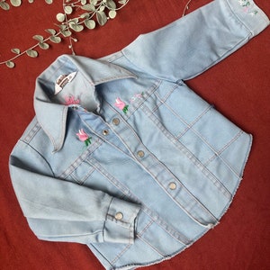 70s Vintage | Toddler Montgomery Ward Light Denim Pearl-snap Jacket with Floral Embroidery and Raw Hem 2T / 3T| Baby Toddler Kids Vintage