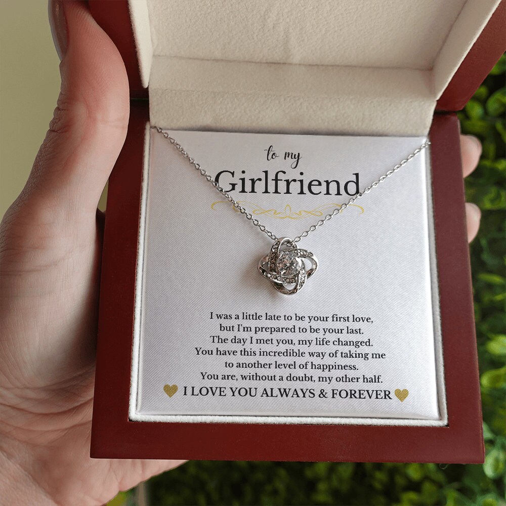 Romantic to My Girlfriend Gift Necklace 