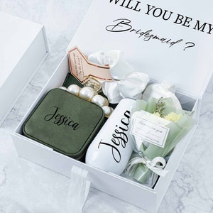 Personalised Bridesmaid Gift Set, Custom Anniversary Gift Box, Wedding Gift Box, White Will you be my Bridesmaid Proposal Gift Box