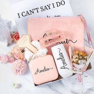 Personalised Bridesmaid Gift Set, Custom Anniversary Gift Box, Wedding Gift Box, White Will you be my Bridesmaid Proposal Gift Box