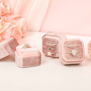 Scatola per anelli in velluto personalizzata, fidanzamento delicato, scatola per anelli con monogramma, piccola custodia per gioielli, scatola per fedi nuziali, scatole regalo alla moda
