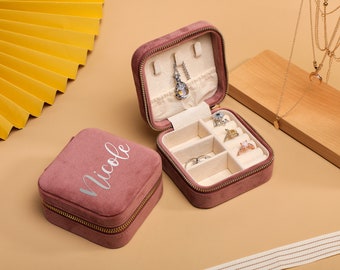 Personalized Bridesmaid Gift, Velvet Travel Jewelry Box, Monogram Round Jewelry Case, Christmas & Holiday Gift, Travel Bag