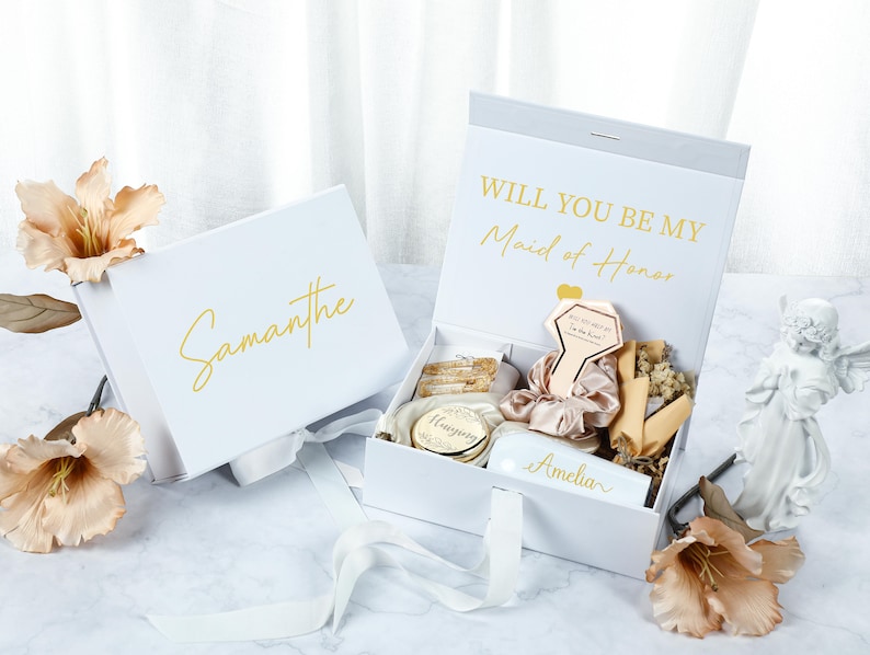 Personalized Bridesmaid Gift Set, Custom Anniversary Gift Box, Wedding Gift Box, White Will you be my Bridesmaid Proposal Gift Box image 7