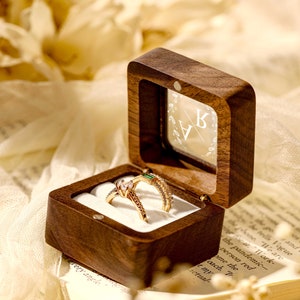 Personalized Wood Ring Box, Wooden Ring Box with Glass Lid, Ring Box Proposal, Wedding Proposal, Ring Bearer Box, Walnut Ring Box