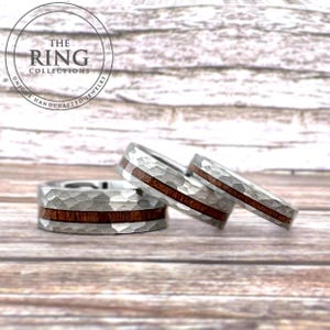 Silver Hammered Tungsten Ring with Wood Inlay for Men Women, Gray Silver Wedding Band, Tungsten Band Ring with Wood Inlay, Mens Wedding Band