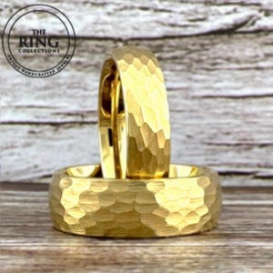Gold Tungsten Hammered Ring Men Women Wedding Band Brushed Gold Anniversary Classic Ring Tungsten Carbide Ring Proposal Anniversary Ring