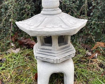 Pagoda del Jardín Zen: Estatua de linterna japonesa de hormigón blanco