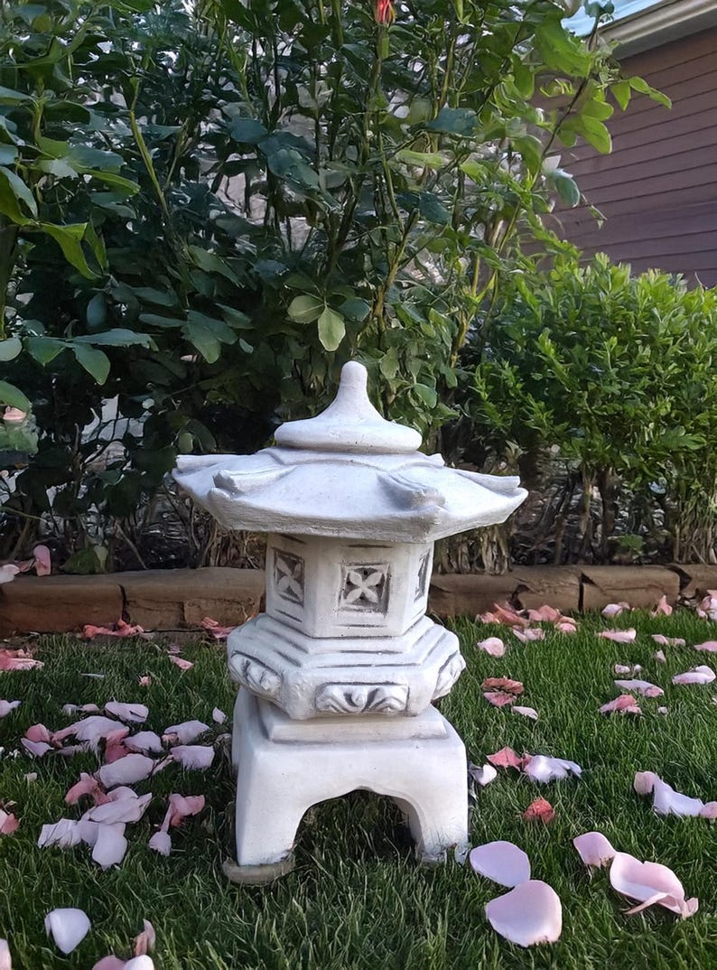 Farol de jardín de hormigón: Pagoda de piedra, decoración zen (34 cm) imagen 3