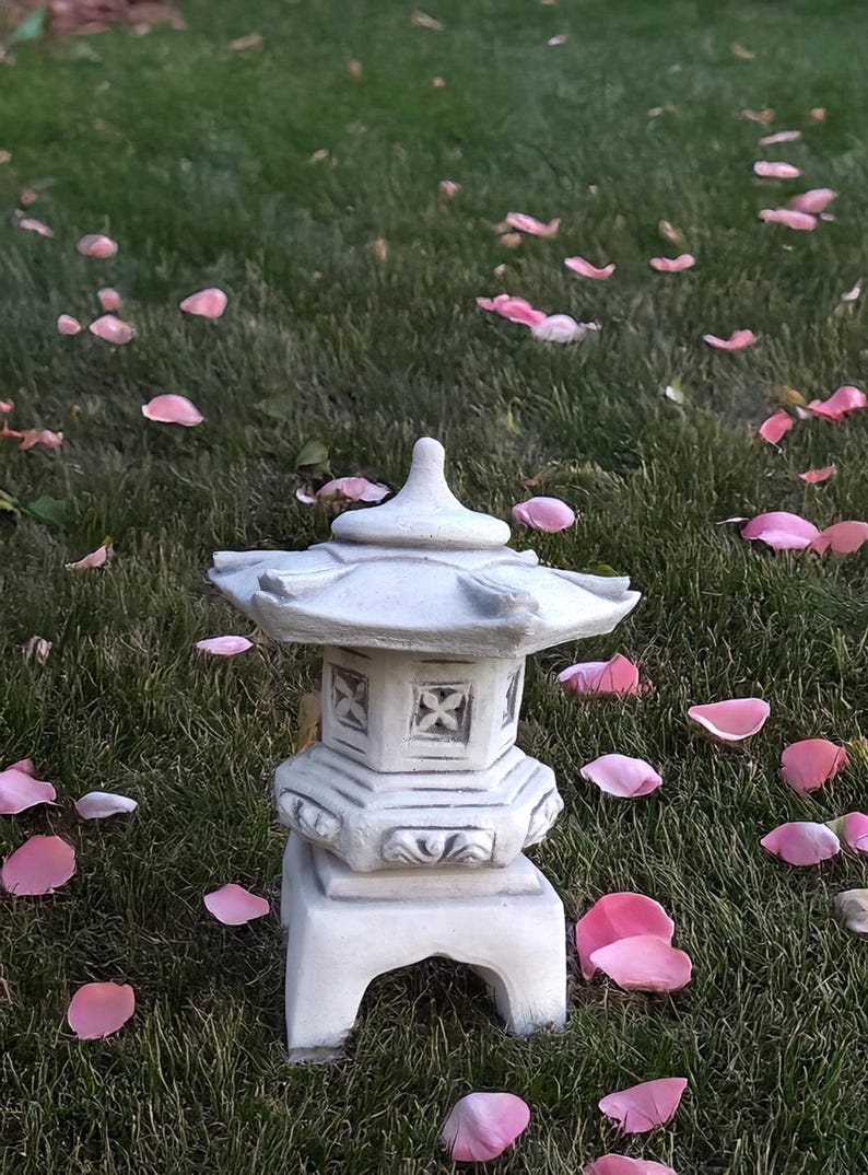 Farol de jardín de hormigón: Pagoda de piedra, decoración zen (34 cm) imagen 7