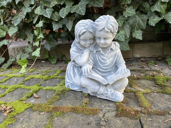 statue jardin enfants baiser statuette garçon fille été garden