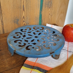 Vintage enameled trivet