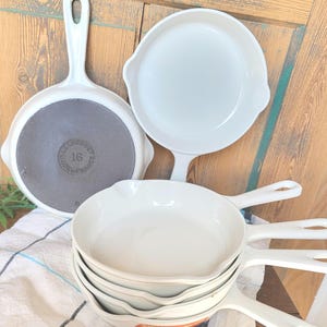 Set of 6 small Le Creuset enamelled cast iron pans – diameter 16 cm – vintage, white