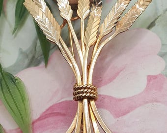 Magnificent vintage brooch of wheat ears in hallmarked gold plate