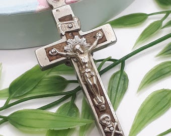 Cruz religiosa antigua, colgante de crucifijo que representa a Cristo, siglo XIX, calavera y tibias cruzadas memento mori