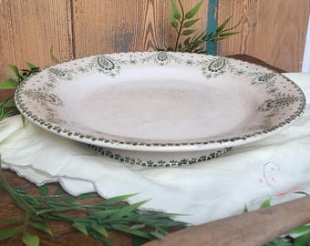 Old biscuit plate stamped Créil et Montereau service Bruxelles Labrador