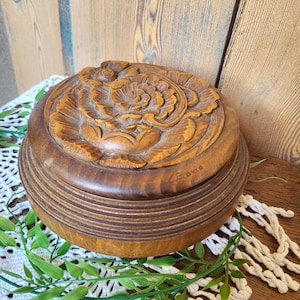 Splendid antique French carved wooden box, signed, naturalist decor