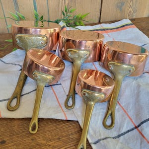 Cocina Primitiva | Juego de 5 sartenes de cobre en miniatura