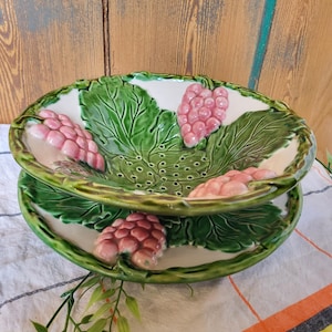 Vintage slip raspberry drainer display