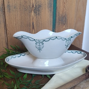 Terre de fer Vintage gravy boat stamped Moulin des Loups & Hamage Nord