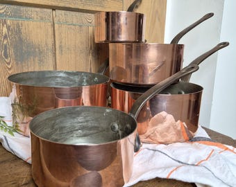 Franse koperen pannen VILLEDIEU | Set van 5 koperen steelpannen met ijzeren handvatten, gemaakt in Frankrijk